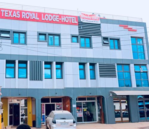 حمام, Texas Royal Hotel in Amasaman