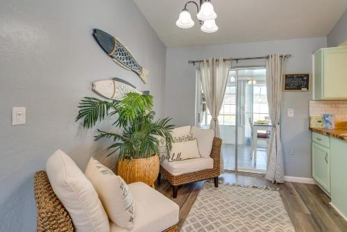 Quiet Beverly Hills Vacation Rental with Pool and Spa! in Beverly Hills, USA