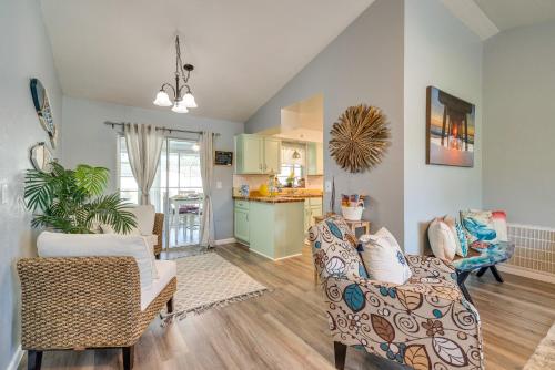 Quiet Beverly Hills Vacation Rental with Pool and Spa! in Beverly Hills, USA