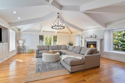 Living Among The Oaks in Stevensville (Michigan)