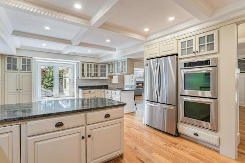 Living Among The Oaks in Stevensville (Michigan)