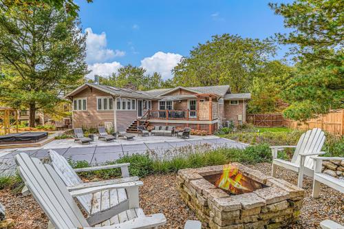 Living Among The Oaks Living Among The Oaks