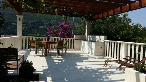  Apartments Husanovic, Pension in Mokošica