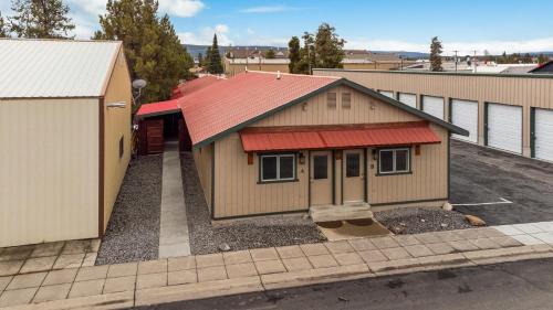 The Yellowstone Hideaway Unit B