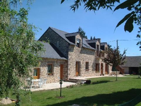 B&B Couesmes-Vaucé - Chambres D'Hôtes De Froulay - Bed and Breakfast Couesmes-Vaucé