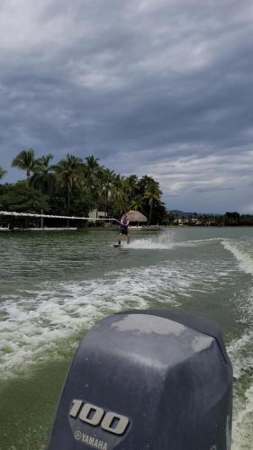 Bella y confortable casa - Condominio El Penon - 6 Hab in Girardot