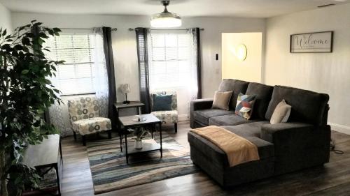 Whole House+Renovated+Pool+Lanai+BBQ+Close to All in West Palm Beach, USA