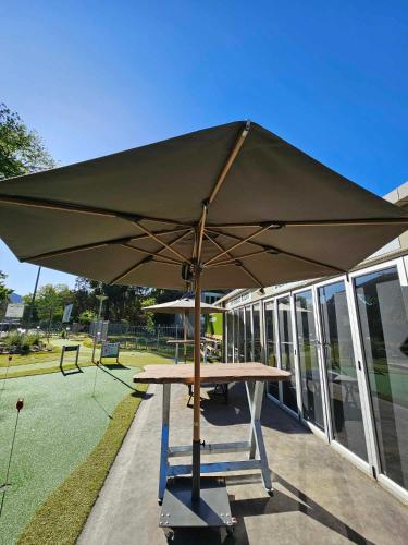 teren mini golf, Bright Motor Inn in Bright