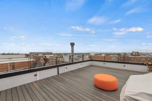 Luxury DC Penthouse w/ Private Rooftop! (Chapin 4)