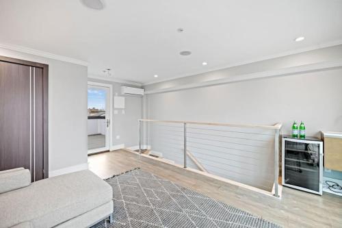 Luxury DC Penthouse w/ Private Rooftop! (Chapin 4)