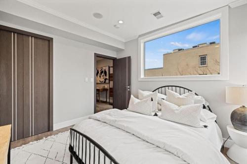 Luxury DC Penthouse w/ Private Rooftop! (Chapin 4)