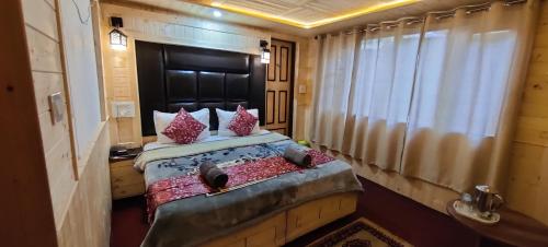 B&B Pahalgām - Hotel Alpine ktwo - Bed and Breakfast Pahalgām