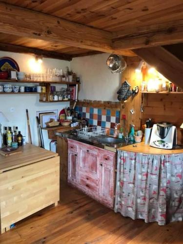 Maisonnette avec terrasse et vue imprenable in Rochebrune (Provence-Alpes-Cote d'Azur)