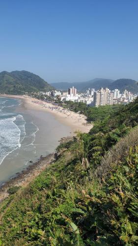 Guaruja - Praia do Tombo - Apartamento near Tombo Beach