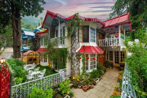 StayVista at Westwood Villa - 3 BR House with Music System in Nainital - Corbett
