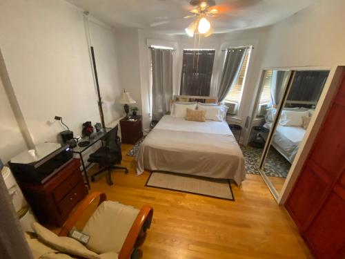 Room in Guest room - 7privateroom Jacuzzimassage Sitparking15mins2ny in North Bergen, USA