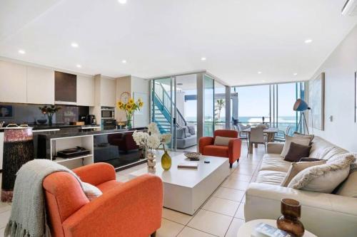 Lookout 334 - Endless Ocean Views - Rooftop Spa, Kingscliff (zdjęcie 4)