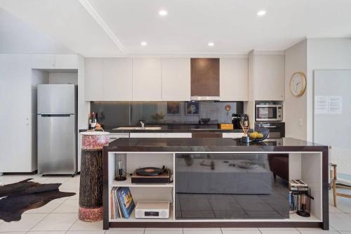 Lookout 334 - Endless Ocean Views - Rooftop Spa, Kingscliff (zdjęcie 10)