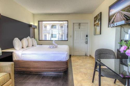 Beachfrnt Oasis:King Bed+Wi-Fi+AC+Free Parking*140 in Daytona Beach, USA