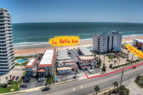 *Beachfront 2-BR with 1 Bath*136 in Daytona Beach, USA