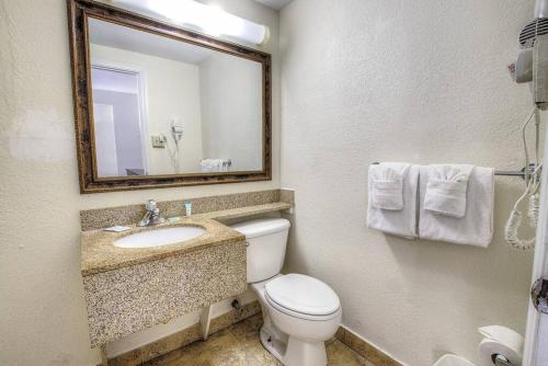 Coastline 2-BR Private Apt*126-127* in Daytona Beach, USA