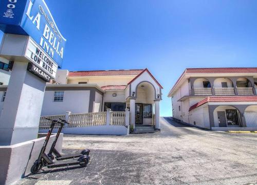 Coastline 2-BR Private Apt*126-127* in Daytona Beach, USA