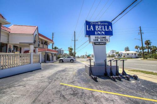 Coastline 2-BR Private Apt*126-127* in Daytona Beach, USA