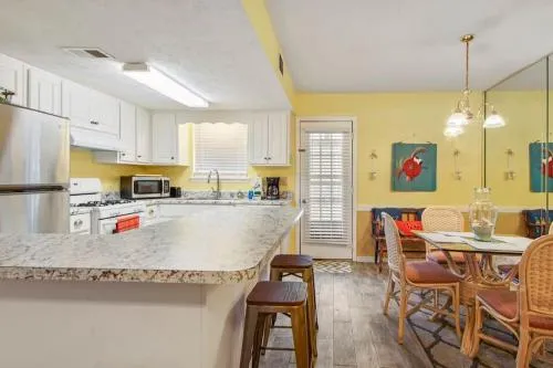 Kimberly Villa photo 2