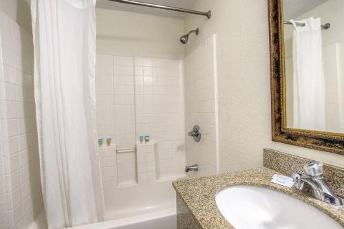 Private Studio: 1kingbed w/Ac+Wi-fi*137 in Daytona Beach, USA