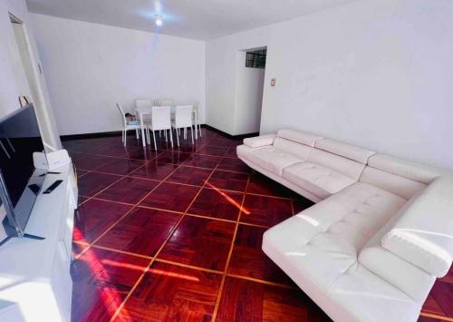 Aparts Miraflores