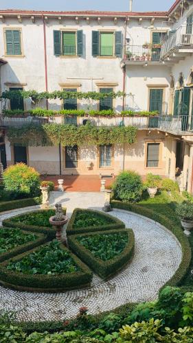 CASA LASTRA, Verona