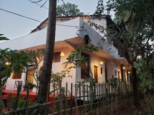 Adi Shakti Guesthouse