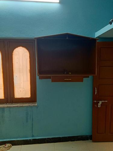 1 BHK House with AC fully operational kitchen with wifi