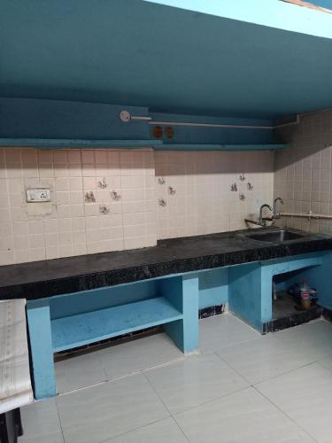 1 BHK House with AC fully operational kitchen with wifi