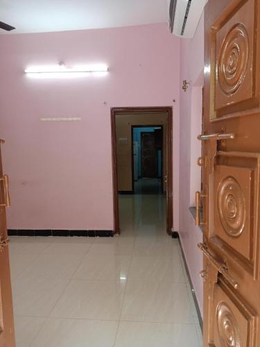 1 BHK House with AC fully operational kitchen with wifi