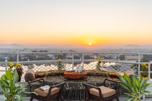 . The Grandeur Suite in a Lakefront Luxury Villa