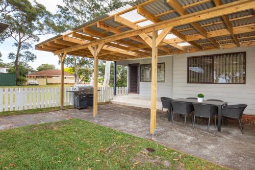 Crystal Bay - Pet Friendly - 3 Mins Walk to Beach in Jervis Bay