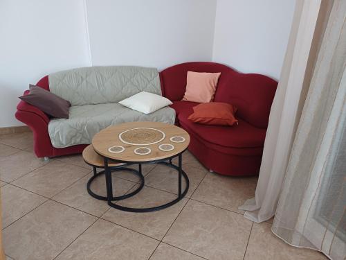 2 bedrooms, 4 beds