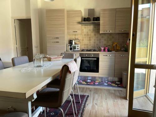  Claudia appartamento in villa centralissimo, Unterkunft in Ladispoli