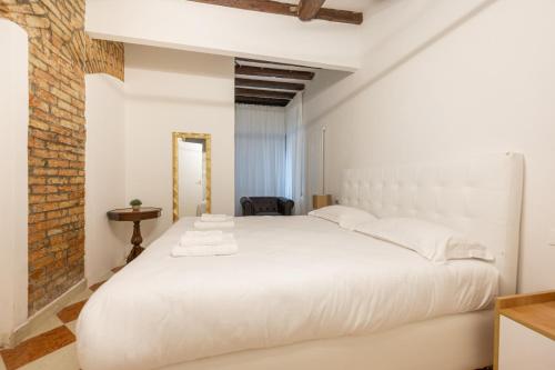 Rialto Suite 707 – Venice, GA