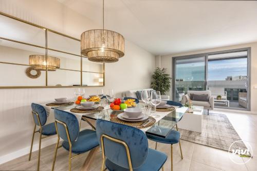 Общ салон/телевизионна зона, ViVi Homes - Sol Garden Pool, Terrace & Golf in Естепона