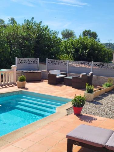 Cosy rez-de-jardin de villa - Location saisonnière - Brignoles