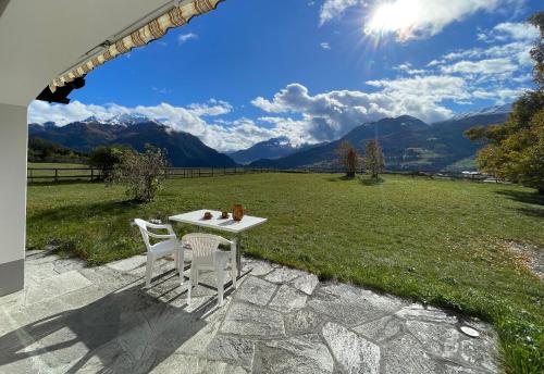 Quiet house with garden and mountain view in Lenz, Schweiz