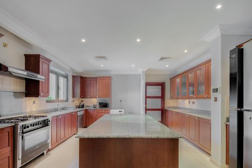 Maison Privee - Prvt Pool & Beach Access in Luxury Palm Jumeirah 6BR Villa, Dubaj (fotografie 10)