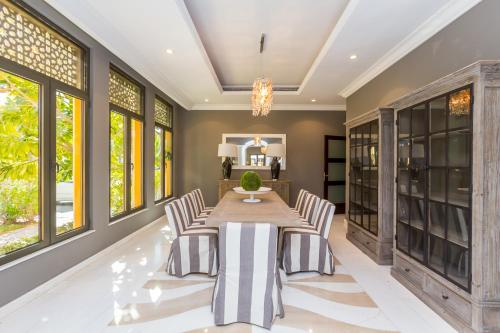 Maison Privee - Prvt Pool & Beach Access in Luxury Palm Jumeirah 6BR Villa, Dubaj (fotografie 8)