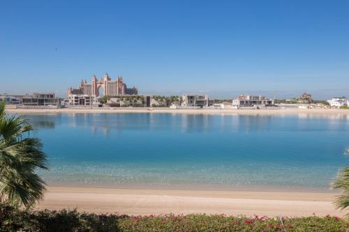 Maison Privee - Prvt Pool & Beach Access in Luxury Palm Jumeirah 6BR Villa, Dubaj (fotografie 3)