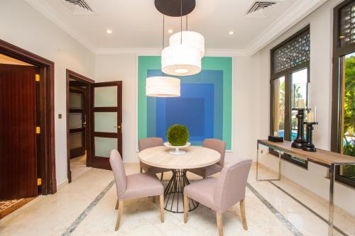 Maison Privee - Prvt Pool & Beach Access in Luxury Palm Jumeirah 6BR Villa, Dubaj (fotografie 9)