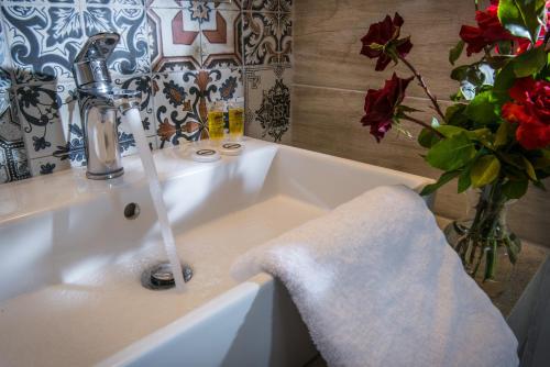 Meropi Hotel & Apartments - image 5