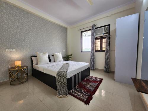 Homlee-Vintage 2BHK Apt with Fort/Park View