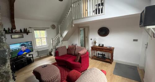 Newly Renovated stone cottage located 2.5 miles from Killarney Town